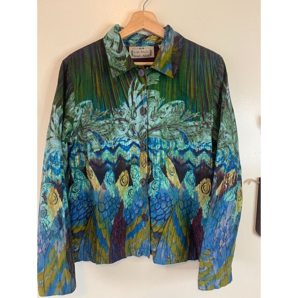 Life Style Medium Peacock Button Down  Size Medium